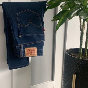Levi jeans